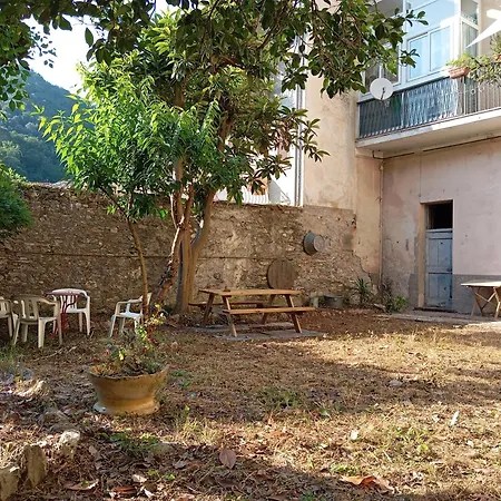 Lägenhet Medieval Pieve Home, With Garden & Wi Fi Pieve di Teco