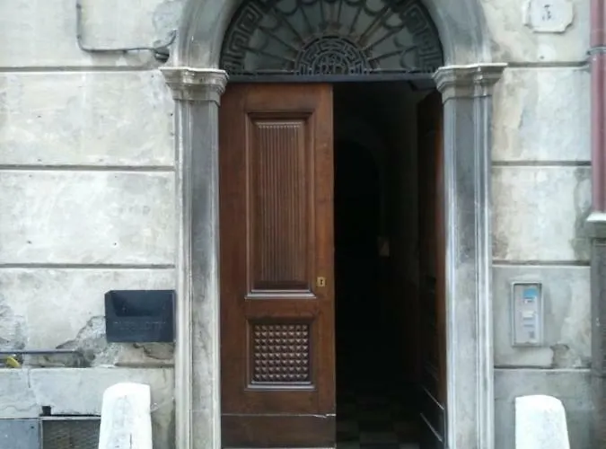 Medieval Pieve Essenza di Riviera - holiday home with garden, WiFi&parking Pieve di Teco