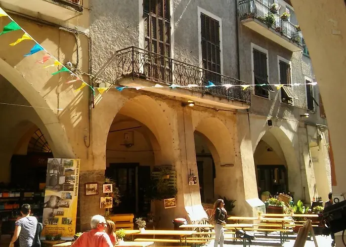 Medieval Pieve Essenza di Riviera - holiday home with garden, WiFi&parking Pieve di Teco