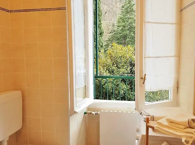 Medieval Pieve Essenza di Riviera - holiday home with garden, WiFi&parking Pieve di Teco