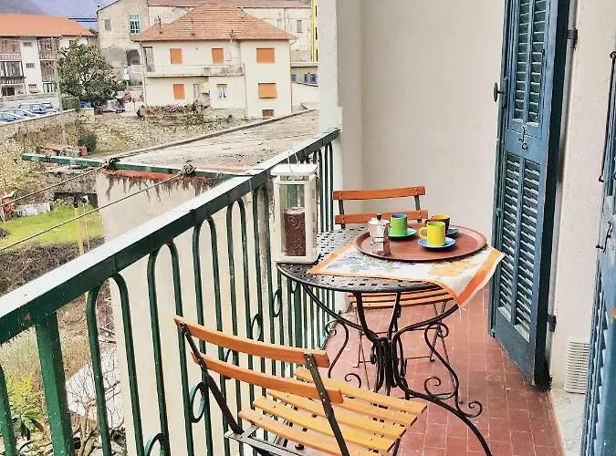 Appartamento Medieval Pieve Essenza di Riviera - holiday home with garden, WiFi&parking *